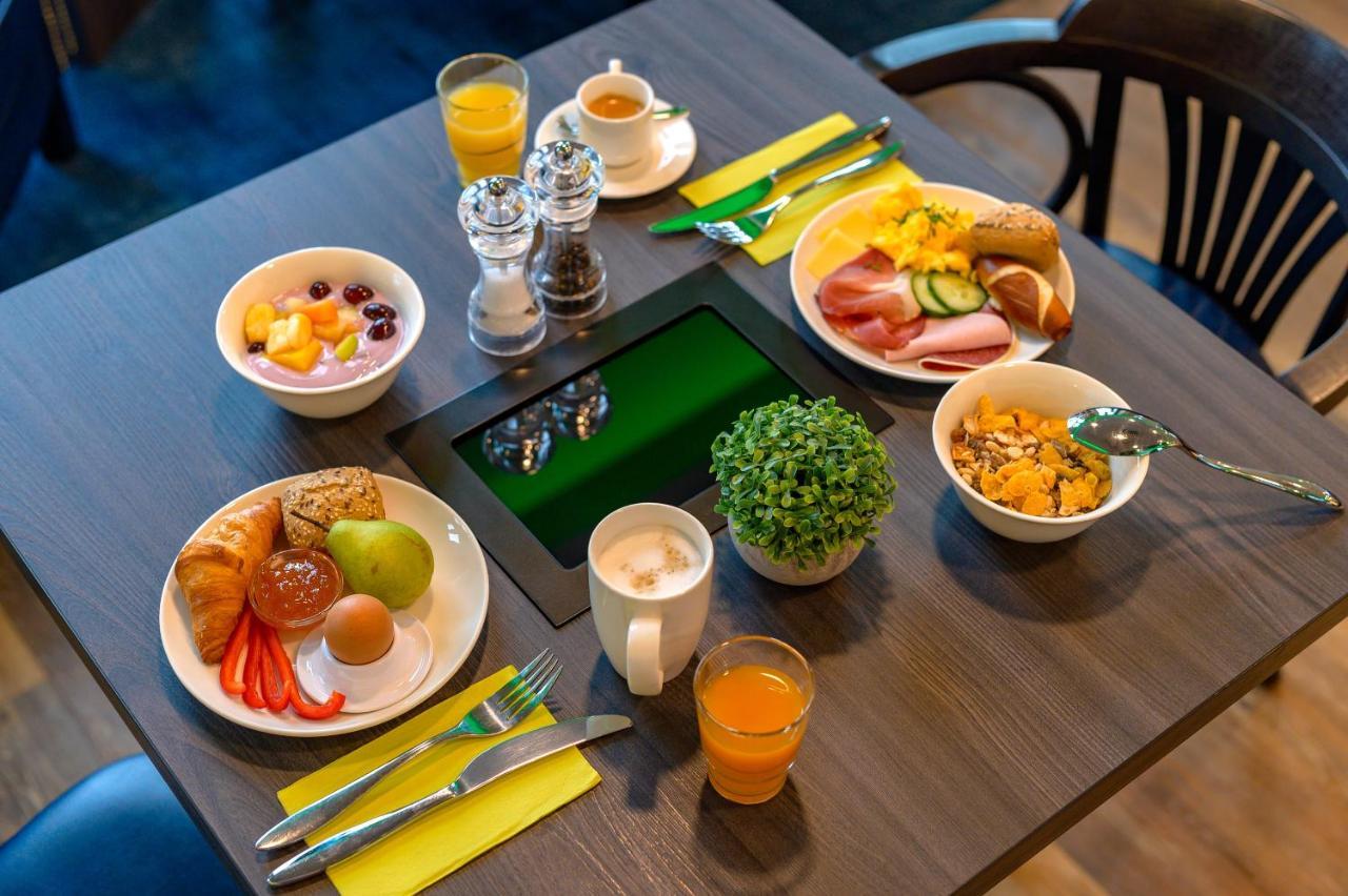 Ibis Styles Kiel City Exterior foto
